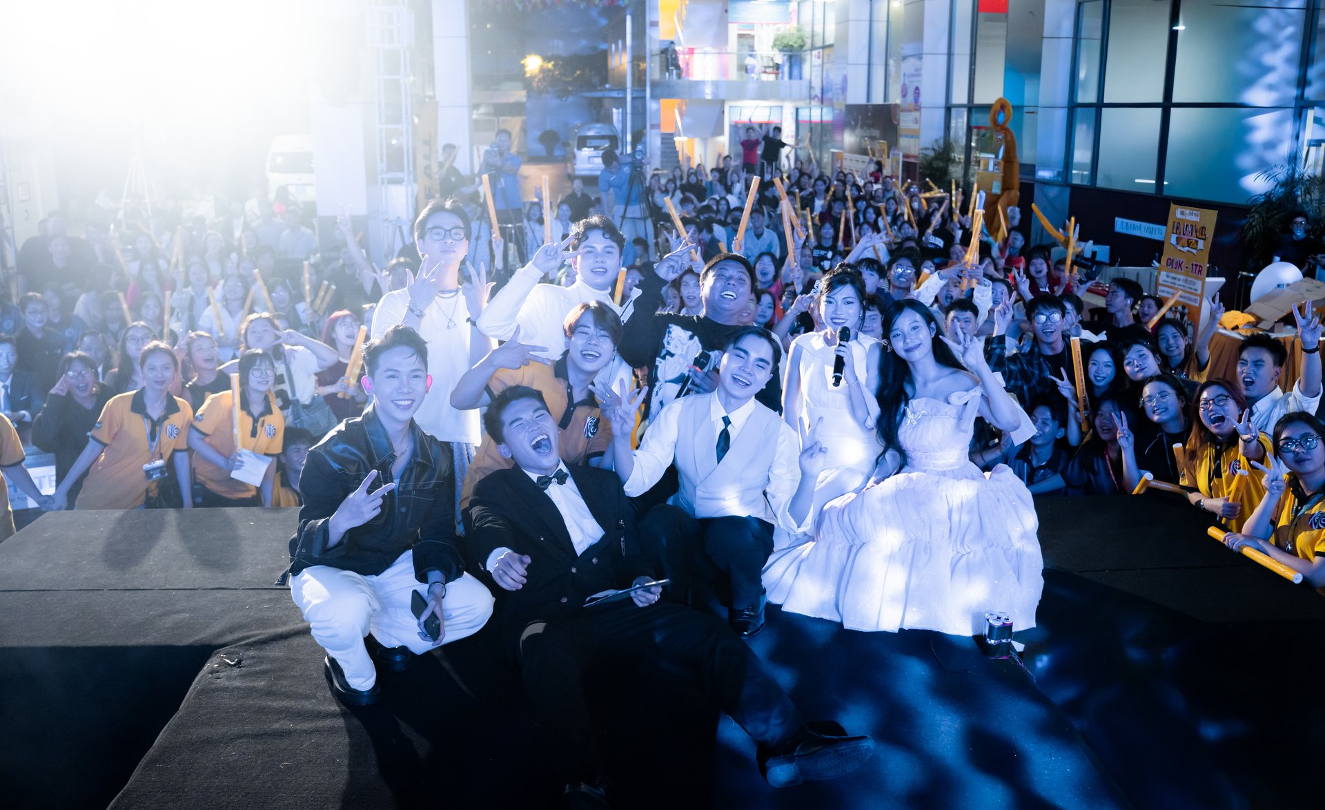 Liveshow "Sóng" - Sân khấu nước 360°